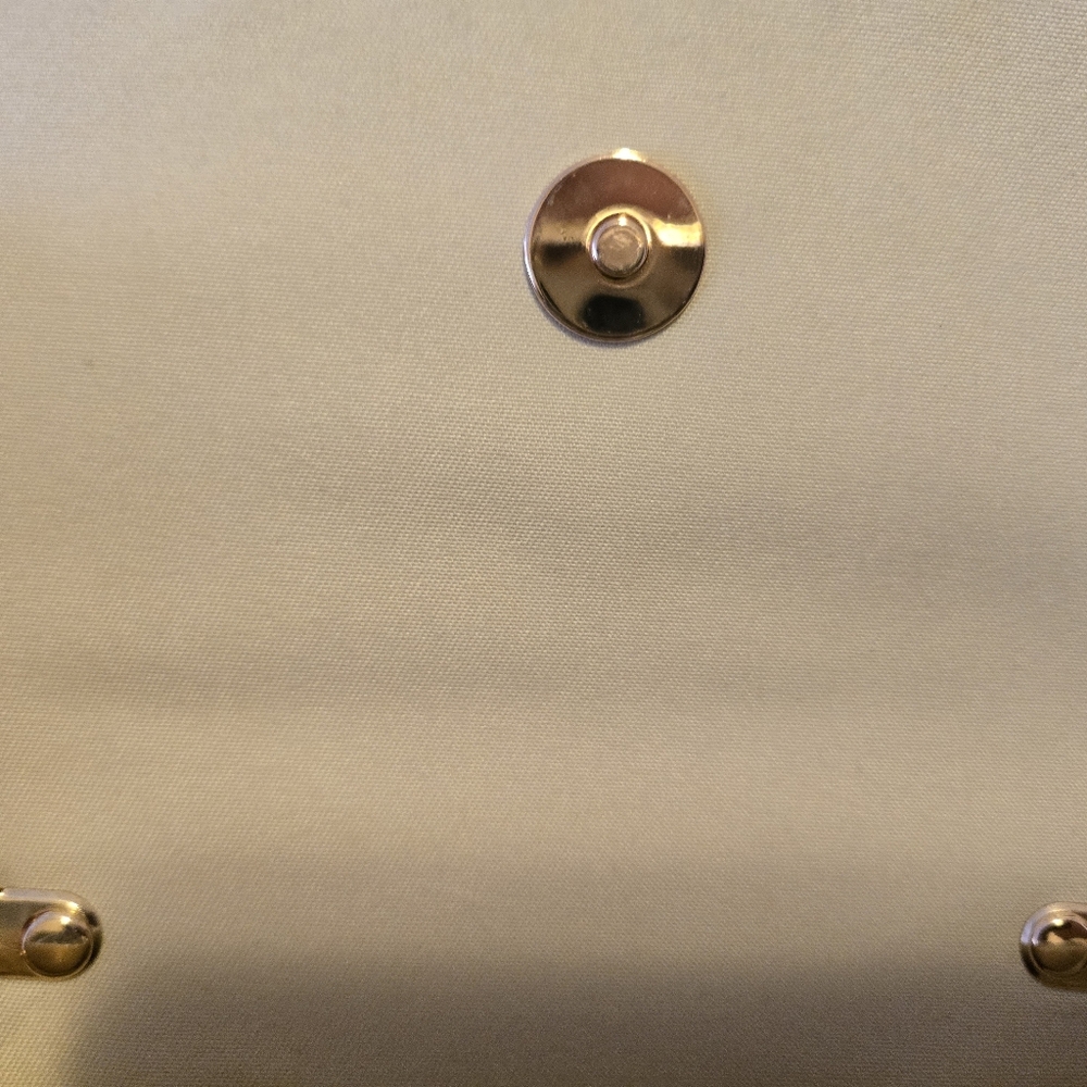 Windsor Gold Rhinestone Bow Clutch✨️🌃 - Picture 10 of 11